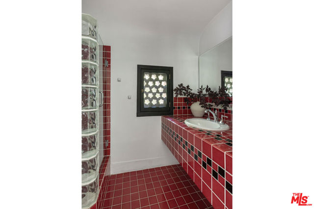 540 Mount Washington Drive, Los Angeles CA: https://media.crmls.org/mediaz/fafe1eb5-0359-4a51-9f24-0780a2afc757.jpg