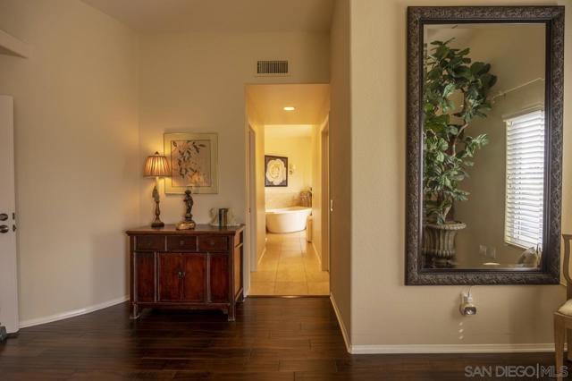 3245 Brookside Ln, Encinitas CA: https://media.crmls.org/mediaz/fafe46ad-9ca3-455e-8486-c77dbadf621d.jpg