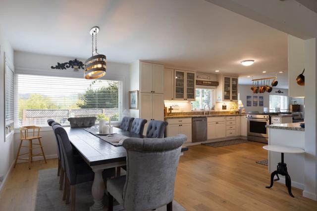 27302 Highway 1, Carmel CA: https://media.crmls.org/mediaz/fafef682-0ecd-421e-8eab-d4b7ee640d19.jpg