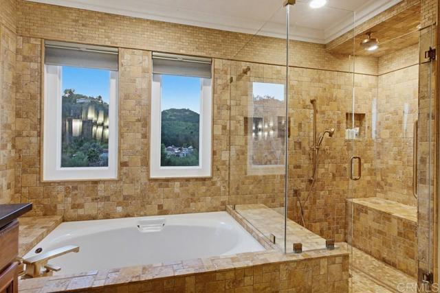 Detail Gallery Image 33 of 70 For 2345 Amber Oak Ln, Escondido,  CA 92027 - 4 Beds | 3 Baths