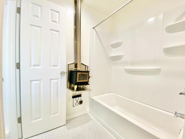 1076 Grand Avenue, South San Francisco CA: https://media.crmls.org/mediaz/faff08ea-ed02-4c0e-8545-bcdc390f894b.jpg