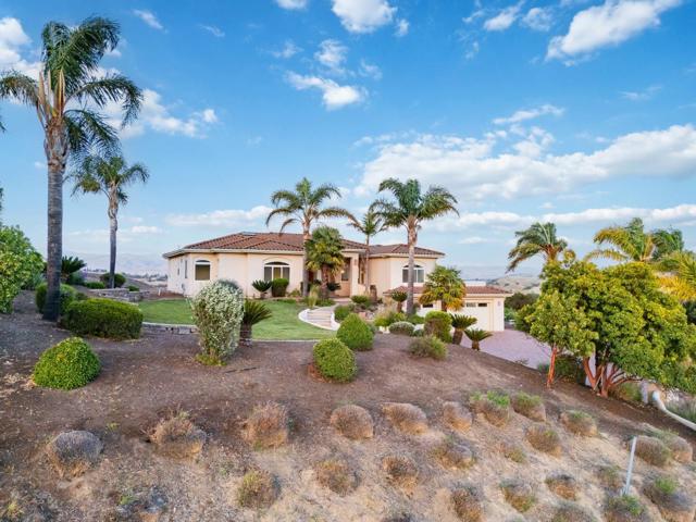 4165 Ashford Circle, Hollister CA: https://media.crmls.org/mediaz/faff5581-da35-47f1-9f95-6216d39cc5f3.jpg