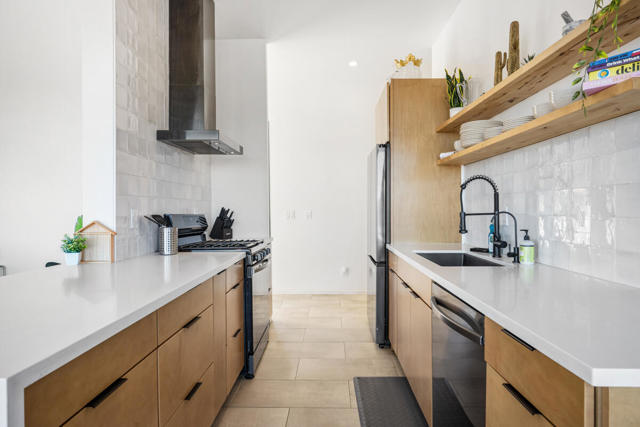 61004 Prescott Trail, Joshua Tree CA: https://media.crmls.org/mediaz/fb002711-03db-4050-a701-e793ccf678dc.jpg