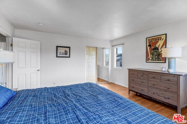 830 E Kensington Road, Los Angeles CA: https://media.crmls.org/mediaz/fb002bee-143b-455b-add9-f00ca0cdb413.jpg