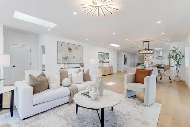 827 S Idaho Street, San Mateo CA: https://media.crmls.org/mediaz/fb010b78-bf74-45a3-80a1-af00f551fee6.jpg