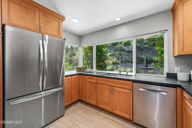 1253 Willsbrook Court, Westlake Village CA: https://media.crmls.org/mediaz/fb022925-780e-4917-8caf-241a01506aa9.jpg