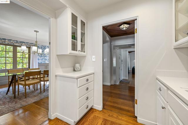 5701 La Salle Ave, Oakland CA: https://media.crmls.org/mediaz/fb024f20-afd6-4eb6-b112-cfdcf45bf1e4.jpg