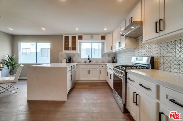 1832 Rockefeller Lane, Redondo Beach, California 90278, 2 Bedrooms Bedrooms, ,2 BathroomsBathrooms,Residential,For Sale,Rockefeller,25603743 1832 Rockefeller Lane, Redondo Beach, California 90278, 2 Bedrooms Bedrooms, ,2 BathroomsBathrooms,Residential,For Sale,Rockefeller,25603743