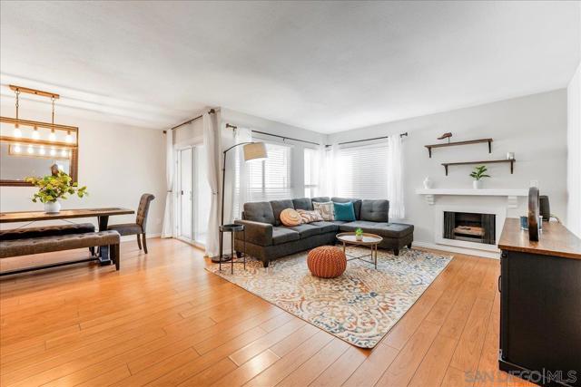 6747 Friars Rd, San Diego CA: https://media.crmls.org/mediaz/fb028b87-af7b-445a-b748-e2787853bb9b.jpg