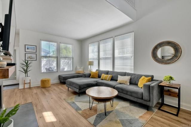 Detail Gallery Image 4 of 29 For 6586 Daylily Dr, Carlsbad,  CA 92011 - 3 Beds | 2/1 Baths