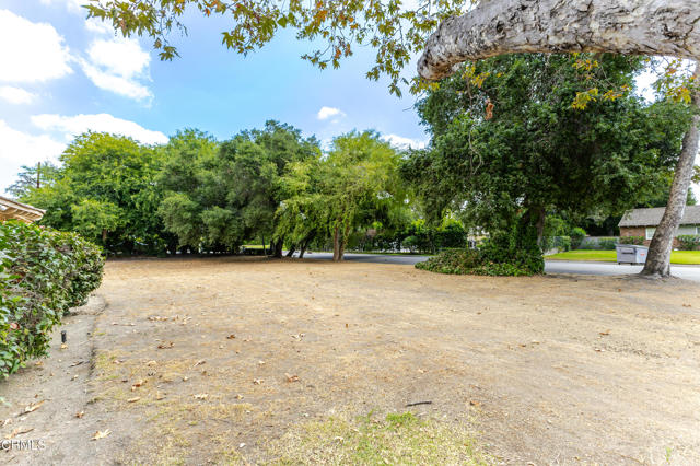 887 Vallombrosa Drive, Pasadena CA: https://media.crmls.org/mediaz/fb03eee7-49ff-463b-ae85-5bc8a7bae9ca.jpg