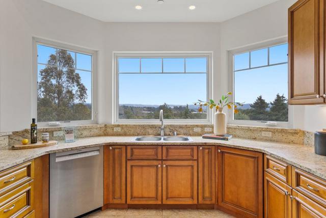 350 Windsong Way, Watsonville CA: https://media.crmls.org/mediaz/fb0419c9-be88-419a-907b-754dfce1455b.jpg