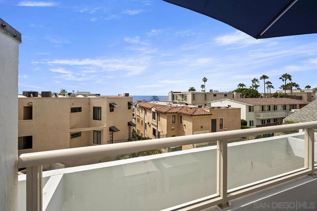 356 Prospect Street, La Jolla CA: https://media.crmls.org/mediaz/fb04845e-b771-44b6-b058-50918e19f2fd.jpg