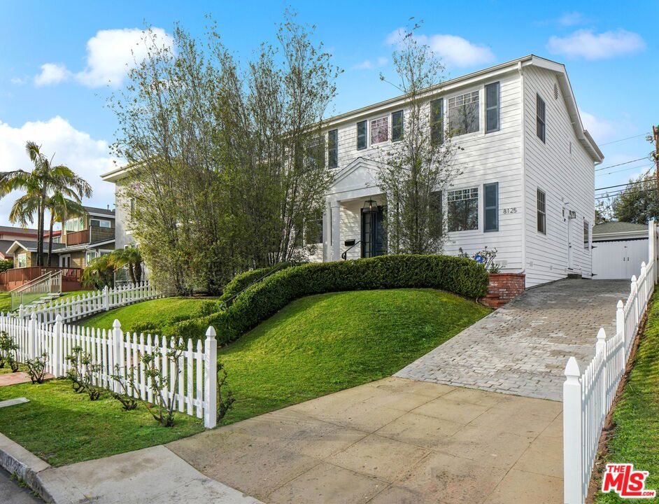 8125 Colegio Drive, Los Angeles, CA 90045