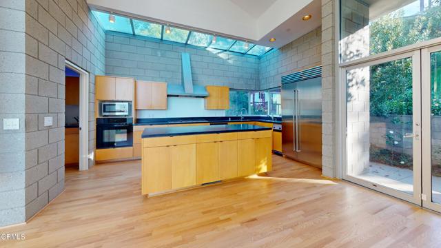 Detail Gallery Image 5 of 20 For 1602 Woodglen Ln, Altadena,  CA 91001 - 3 Beds | 3 Baths