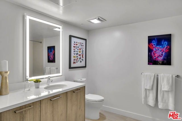 2801 Sunset Place, Los Angeles CA: https://media.crmls.org/mediaz/fb05d272-a089-4dad-b824-6662539c84c7.jpg