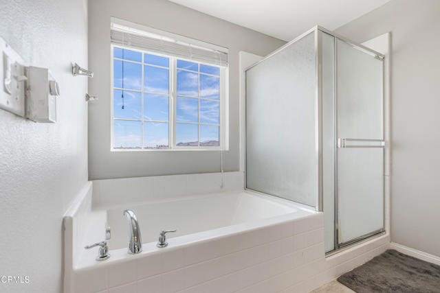 Detail Gallery Image 11 of 19 For 37530 Henna Ln, Palmdale,  CA 93551 - 3 Beds | 2/1 Baths