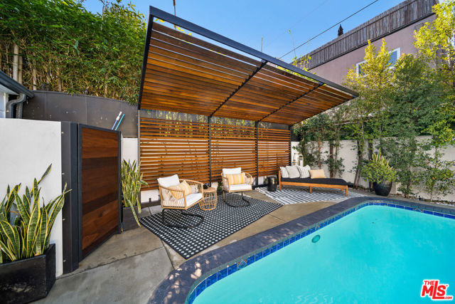 5013 Auckland Avenue, Toluca Lake CA: https://media.crmls.org/mediaz/fb05f94d-a12c-468b-9846-dc446d70eca8.jpg