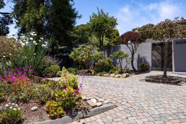 3483 Ocean Avenue, Carmel CA: https://media.crmls.org/mediaz/fb05f97f-2d5d-4e36-a9d8-6e8c39cb1b8c.jpg