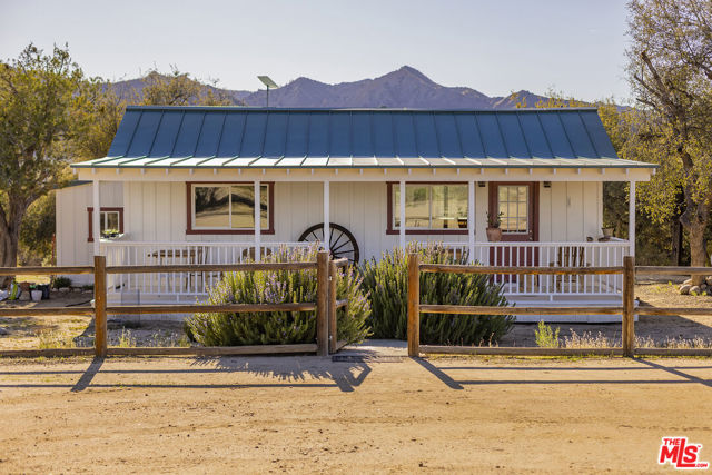 29433 Highway 33 Highway, Maricopa CA: https://media.crmls.org/mediaz/fb062e84-38e1-409b-be9d-d143305e47f7.jpg