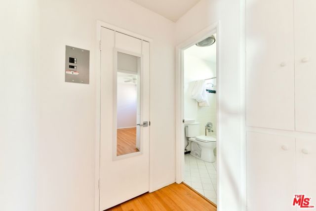 2033 Cloverfield Boulevard, Santa Monica CA: https://media.crmls.org/mediaz/fb0852ee-f308-4ba9-a275-98b8a311e5e7.jpg