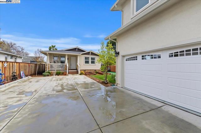 736 N P St, Livermore CA: https://media.crmls.org/mediaz/fb09efe3-99b6-4b48-902f-183c4c30445f.jpg