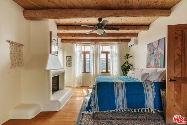 2865 Marquette Drive, Topanga CA: https://media.crmls.org/mediaz/fb0b3566-09a7-4579-9986-c4daf5c8f830.jpg