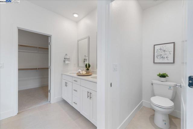 Image 16 of 39 For 2976 Stringham Way