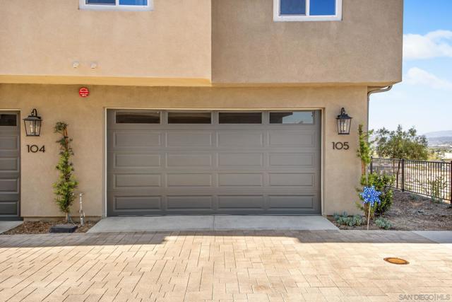 1202 Sunrise Vw, San Marcos CA: https://media.crmls.org/mediaz/fb0b7a19-3169-4f65-ba9e-6e0ec4b7ea77.jpg