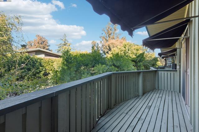 278 Monroe Dr., Mountain View CA: https://media.crmls.org/mediaz/fb0be122-1c74-4a28-b270-21c58588259c.jpg