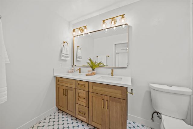 223 Cottingham Ct, Oceanside CA: https://media.crmls.org/mediaz/fb0c00bc-7c0c-4f5b-877b-ea8f610206b2.jpg