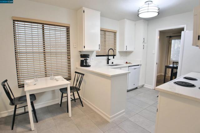 Image 2 of 15 For 389 Belmont St  109