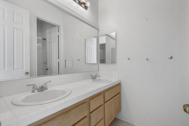 1041 E ViA San Dimas Road, Palm Springs CA: https://media.crmls.org/mediaz/fb0c29ef-1bec-4fb0-89e3-cb03c54527d3.jpg