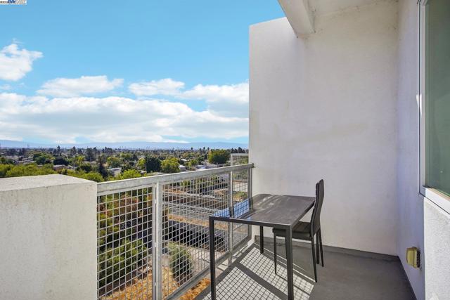 42111 Osgood Rd, Fremont CA: https://media.crmls.org/mediaz/fb0ce4ec-7b4f-4aee-b5d2-e2983df094a3.jpg