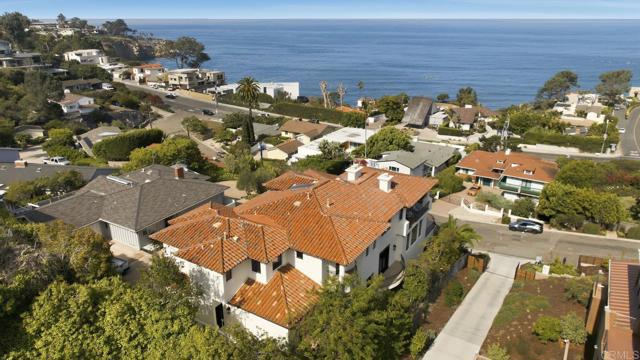 1745 Amalfi Street, La Jolla CA: https://media.crmls.org/mediaz/fb0d4b81-a4f8-4583-92a2-eb1cb33e2b0f.jpg