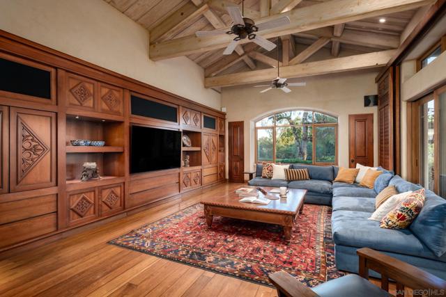 17535 Los Morros, Rancho Santa Fe CA: https://media.crmls.org/mediaz/fb0d9844-f192-4254-8ff9-82e337844017.jpg