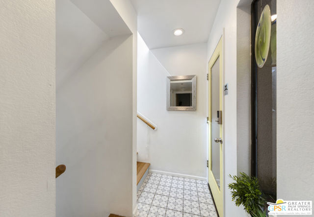 475 Village Square, Palm Springs CA: https://media.crmls.org/mediaz/fb0dcd7f-2310-45bc-b725-115037d5ac05.jpg