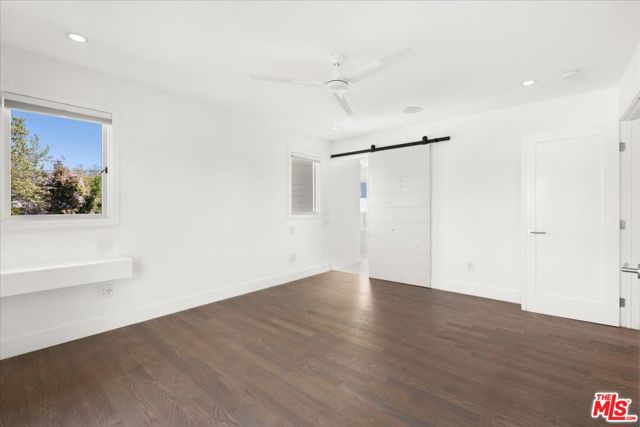 4525 Melbourne Avenue, Los Angeles CA: https://media.crmls.org/mediaz/fb0e40a2-62b3-4bcd-bcfd-8c054b975758.jpg