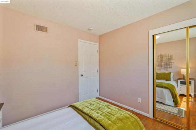 836 Stella St, Vallejo CA: https://media.crmls.org/mediaz/fb0ea761-af69-404d-9c6e-6c874dc8bd00.jpg