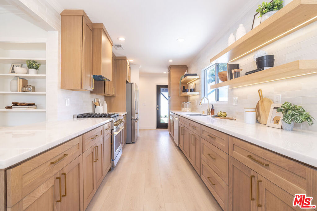 824 N Lima StreetBurbank image #10