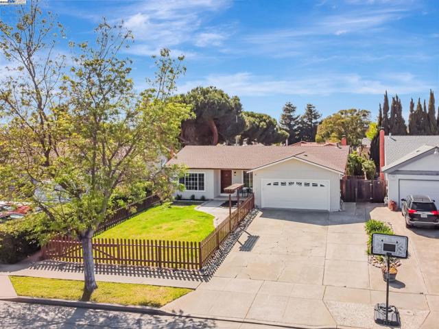 36339 Beech Pl, Newark CA: https://media.crmls.org/mediaz/fb0f1b28-2f23-4be3-ad08-cb7b5291060c.jpg