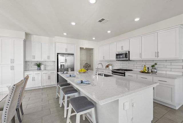9476 Seawind Way, Newark CA: https://media.crmls.org/mediaz/fb0f8856-a785-4f2a-9e1a-1ac6f7af6b84.jpg