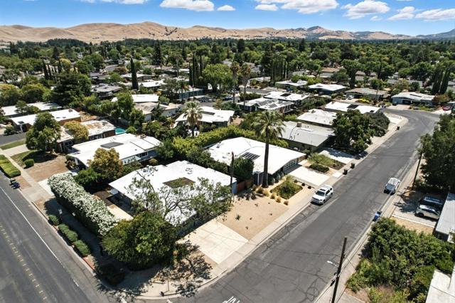 1579 West Street, Concord CA: https://media.crmls.org/mediaz/fb0f9835-14bb-4c6f-b0cc-256452af58ef.jpg