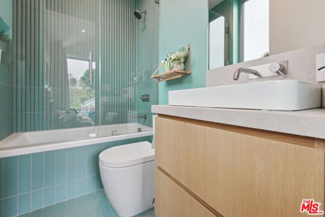 1310 Preston Way, Venice CA: https://media.crmls.org/mediaz/fb103484-0083-4285-9ce5-d8f20f9afa3f.jpg