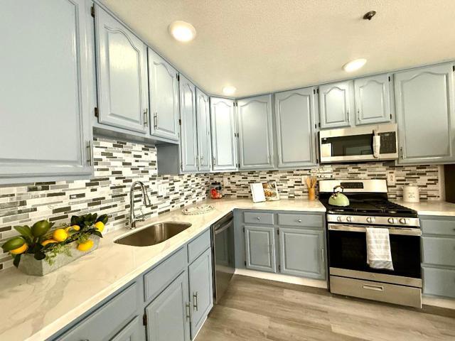 900 Hillside Boulevard, Daly City CA: https://media.crmls.org/mediaz/fb109a59-8024-43b6-bc72-1047d768b67b.jpg