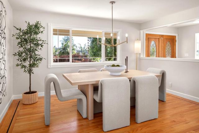 881 Highlands Circle, Los Altos CA: https://media.crmls.org/mediaz/fb10c151-c0d7-491e-a1c5-3f11a314f59d.jpg
