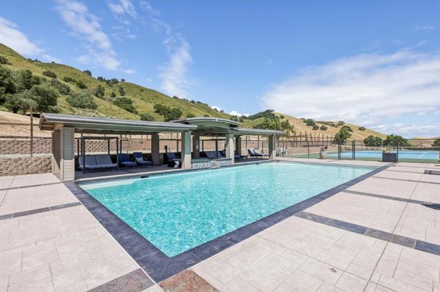2995 Day Road, Gilroy CA: https://media.crmls.org/mediaz/fb10c734-db25-44ac-889d-e4ac31ab5e73.jpg