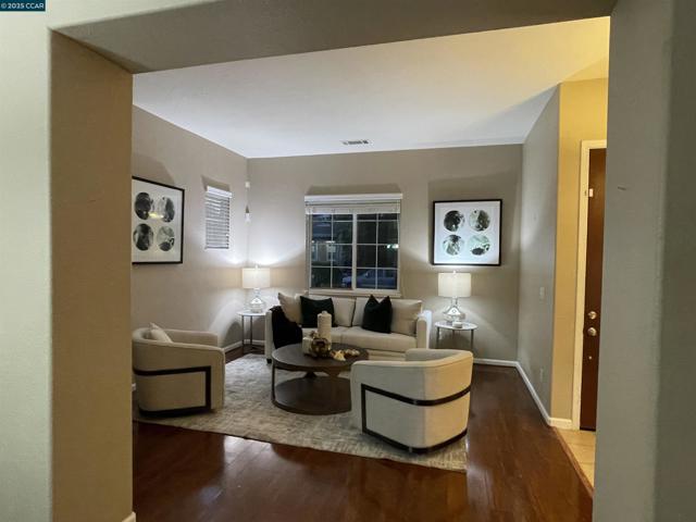 4150 Cherry Blossom Ln, Tracy CA: https://media.crmls.org/mediaz/fb10f0e2-dbcb-43fa-aef8-573c30497b01.jpg