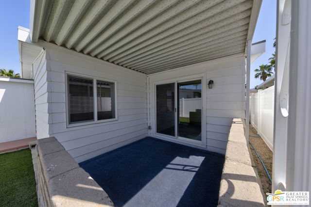 210 Coyote Drive, Palm Springs CA: https://media.crmls.org/mediaz/fb110a54-818b-4b3a-aab1-038bcfaaa358.jpg