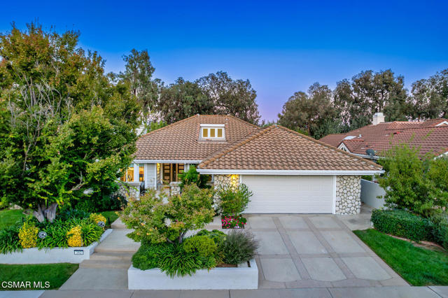 362 Cherry Hills Court, Thousand Oaks CA: https://media.crmls.org/mediaz/fb11657f-33bc-4e15-9c28-ebb2a7074d23.jpg